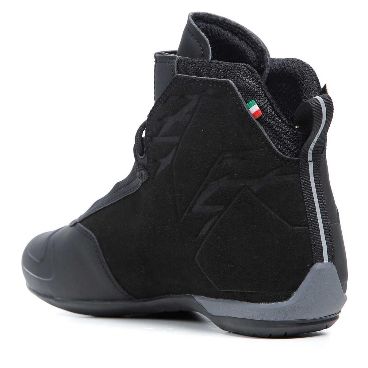 R04D WP SCARPE MOTO IMPERMEABILE UOMO <br />